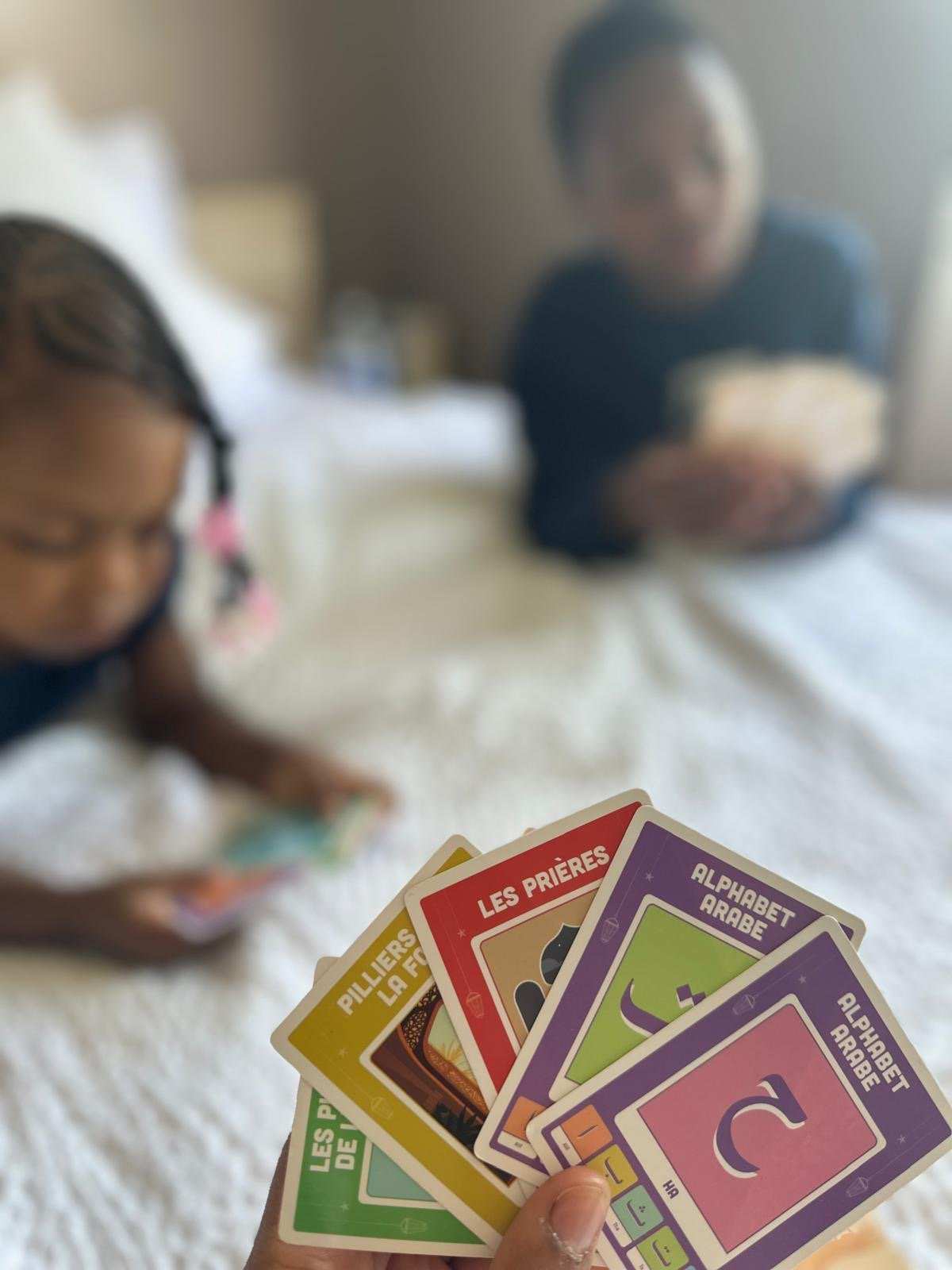 Jeu éducatif musulman familial pour enfants avec apprentissage de l’islam et piliers islamiques
