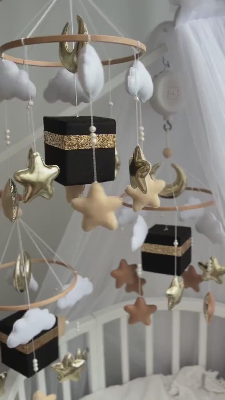 Mobile bébé kaaba pour berceau noir